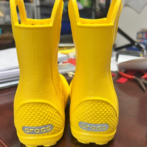 Crocs Toddler Rain Boots - Picture 2 of 8